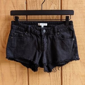 Aritzia Talula Mini Cut off shorts 25
